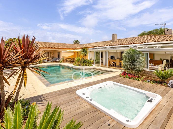 Image No.2-4 Bed House for sale