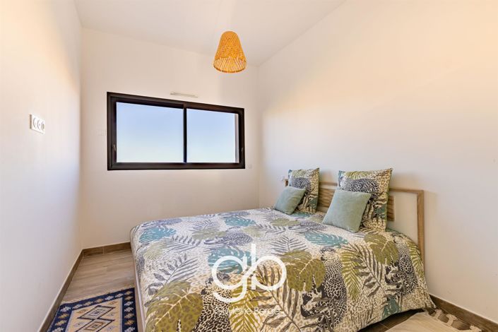 Image No.15-4 Bed House for sale