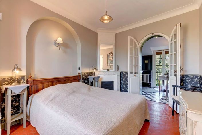 Image No.10-7 Bed House for sale