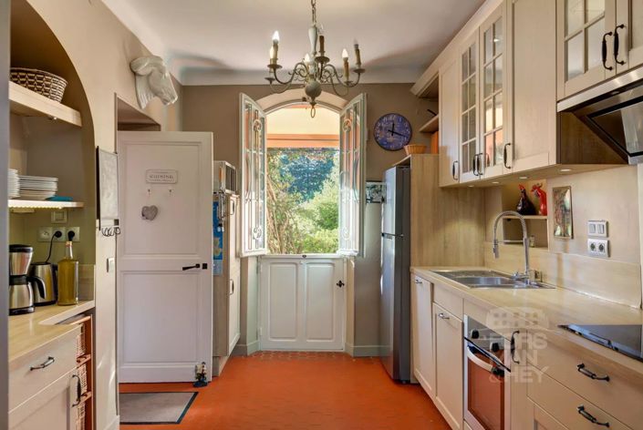 Image No.6-7 Bed House for sale