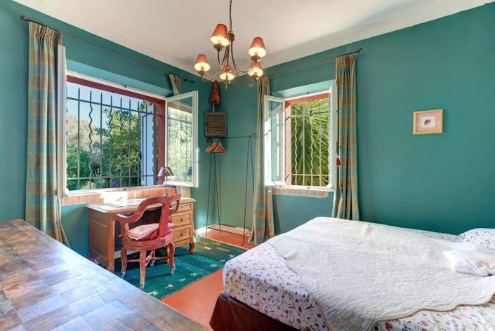 Image No.8-7 Bed House for sale