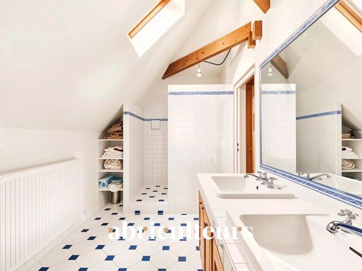 Image No.14-5 Bed House for sale