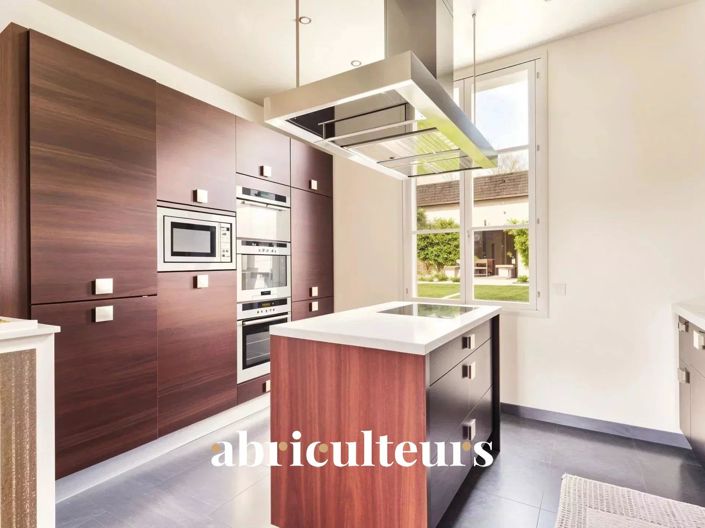 Image No.6-5 Bed House for sale