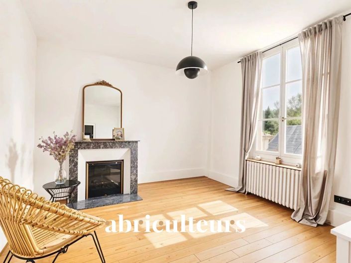 Image No.9-5 Bed House for sale