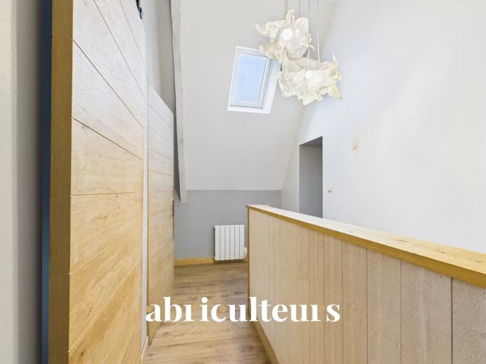 Image No.10-3 Bed House for sale