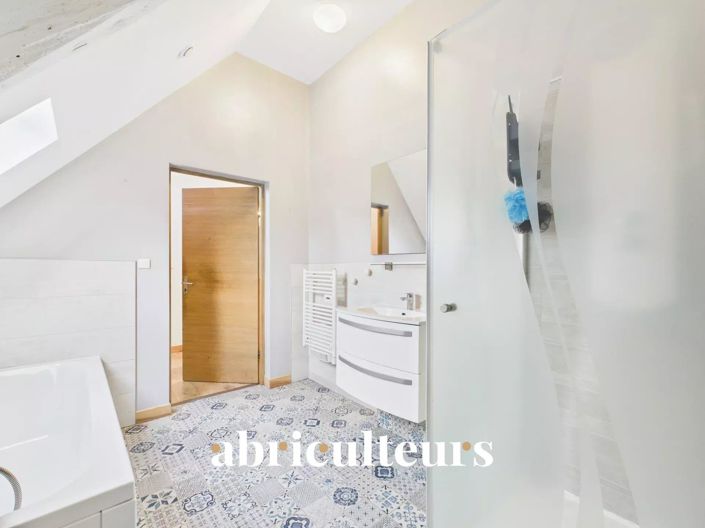 Image No.9-3 Bed House for sale