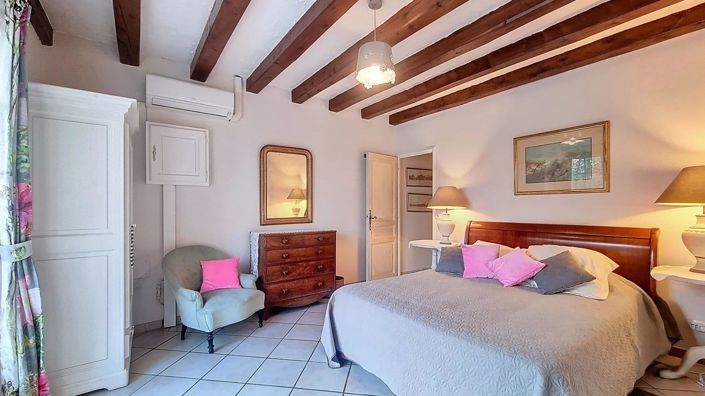 Image No.10-3 Bed House for sale