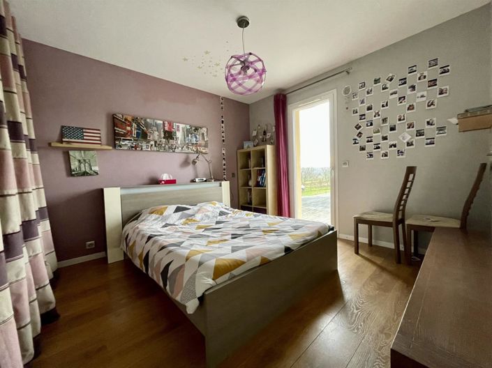 Image No.12-4 Bed House for sale