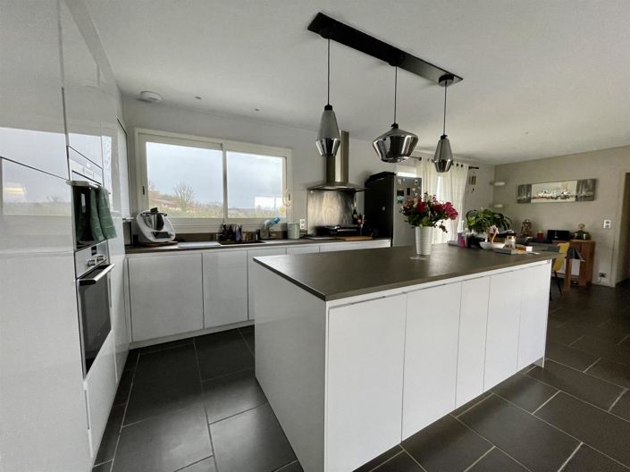 Image No.9-4 Bed House for sale