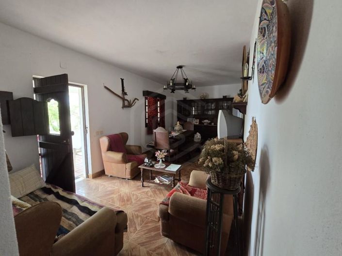 Image No.3-2 Bed House for sale