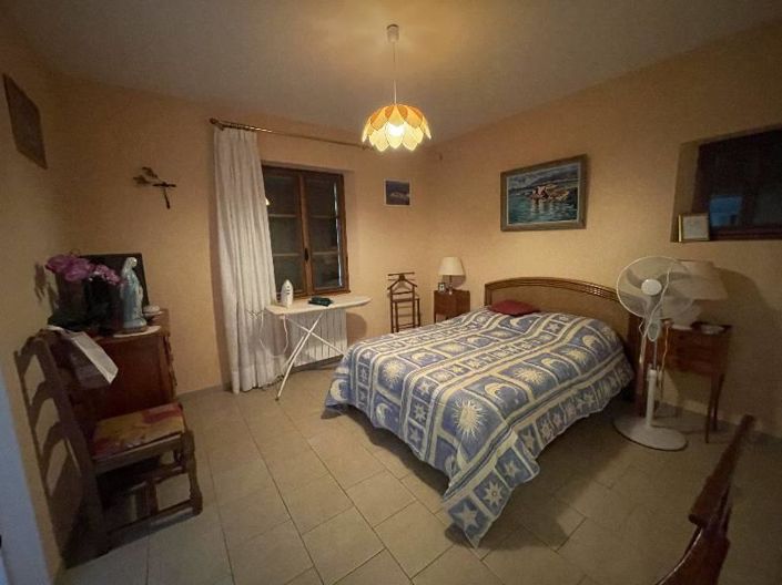 Image No.7-3 Bed House for sale