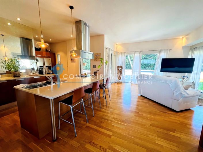 Image No.10-4 Bed House for sale