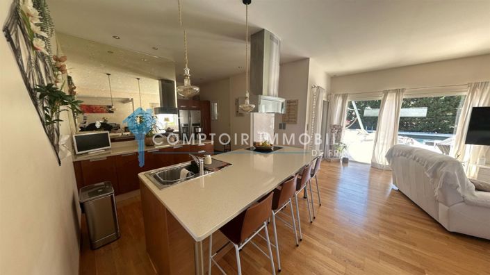 Image No.11-4 Bed House for sale
