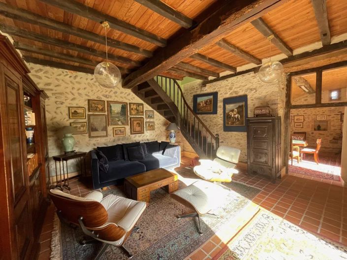 Image No.10-3 Bed House for sale