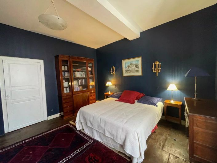 Image No.19-3 Bed House for sale