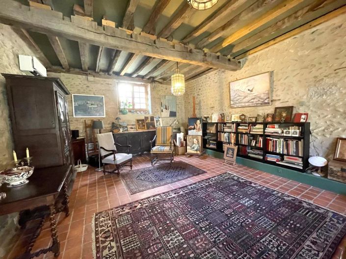 Image No.6-3 Bed House for sale