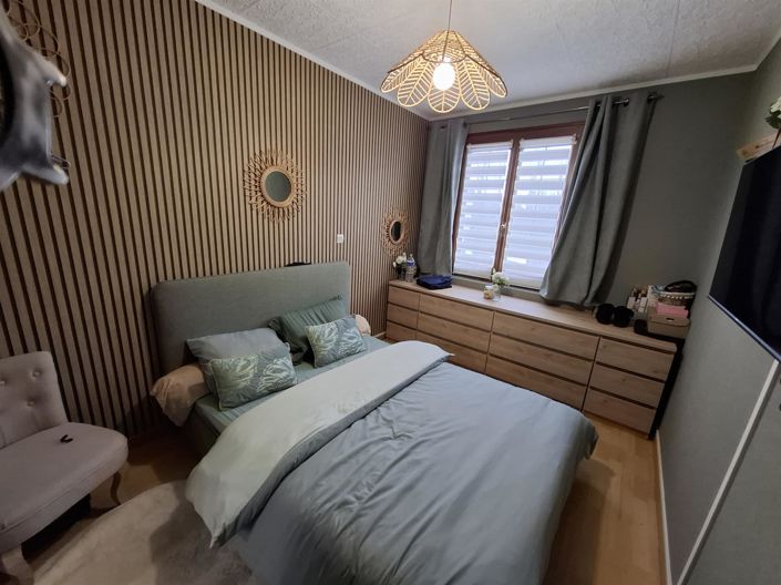 Image No.10-3 Bed House for sale