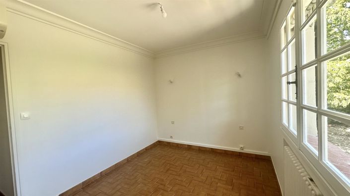 Image No.13-5 Bed House for sale