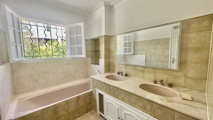 Image No.15-5 Bed House for sale