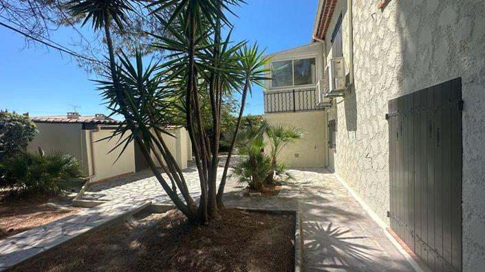 Image No.2-5 Bed House for sale