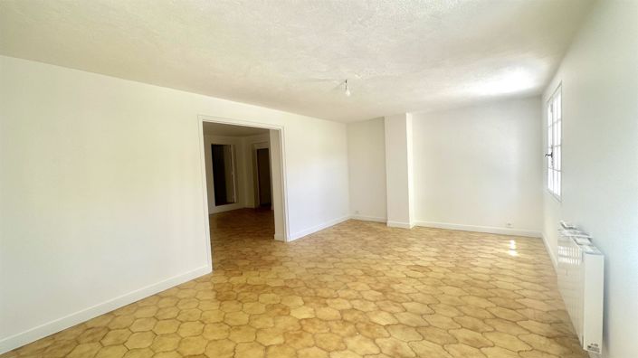 Image No.20-5 Bed House for sale