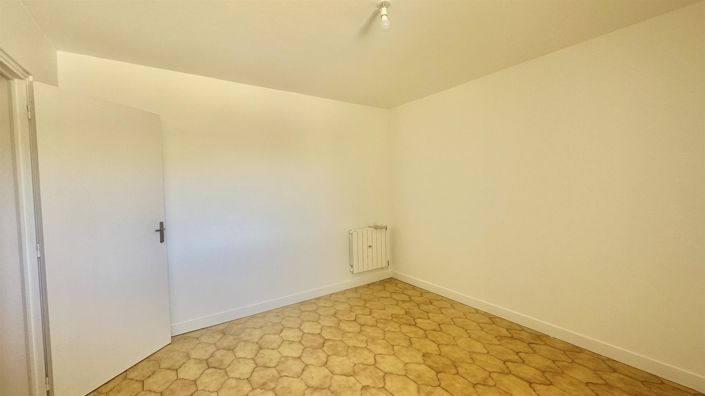 Image No.22-5 Bed House for sale