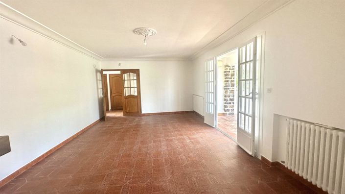 Image No.6-5 Bed House for sale