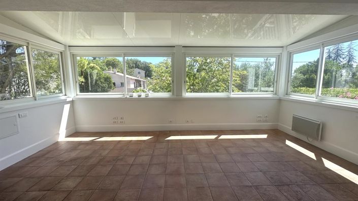 Image No.9-5 Bed House for sale