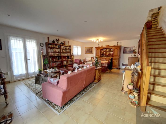 Image No.2-2 Bed House for sale