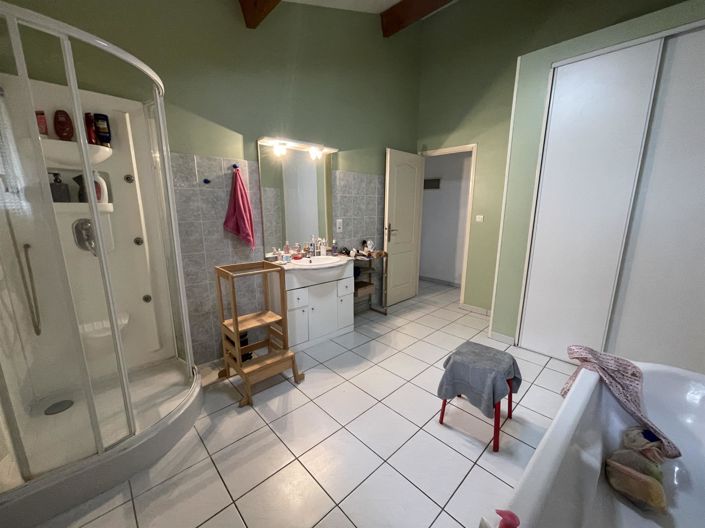 Image No.10-2 Bed House for sale