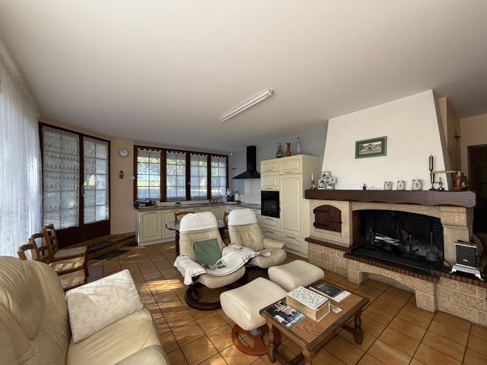 Image No.13-7 Bed House for sale