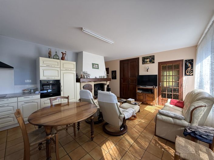 Image No.14-7 Bed House for sale