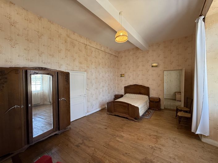 Image No.17-7 Bed House for sale