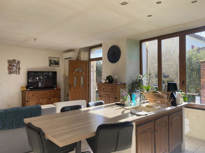 Image No.5-2 Bed House for sale