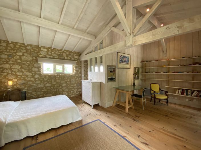 Image No.18-5 Bed House for sale