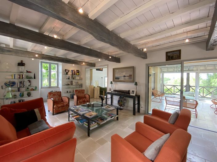 Image No.6-5 Bed House for sale