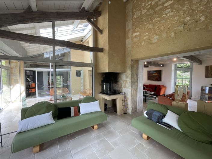 Image No.8-5 Bed House for sale