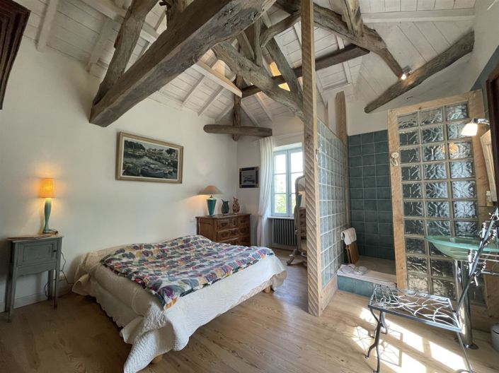 Image No.9-5 Bed House for sale