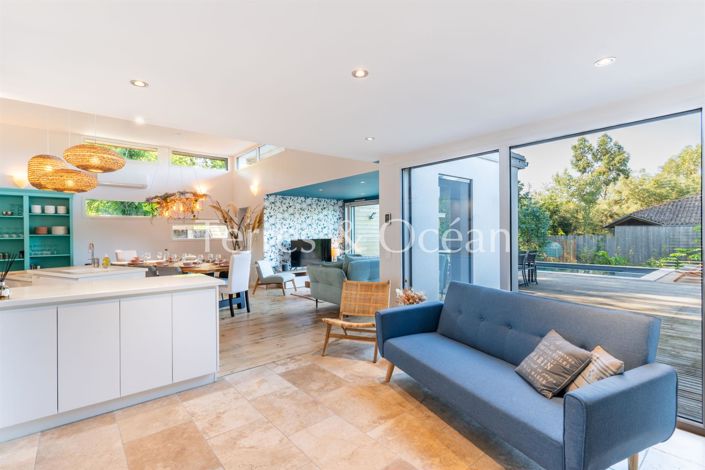 Image No.6-4 Bed House for sale