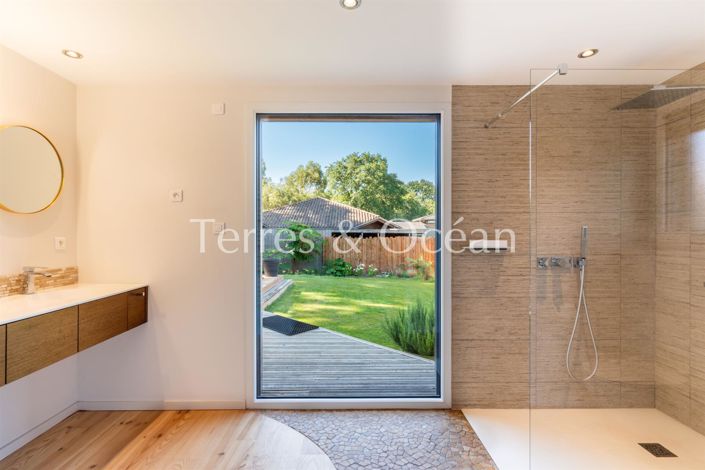 Image No.9-4 Bed House for sale