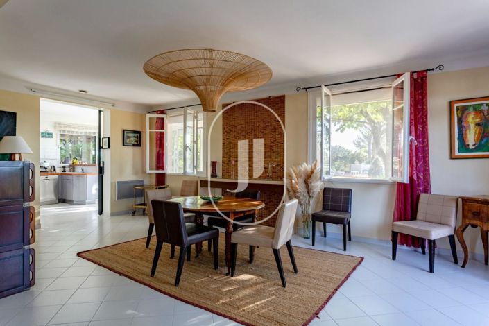 Image No.5-4 Bed House for sale