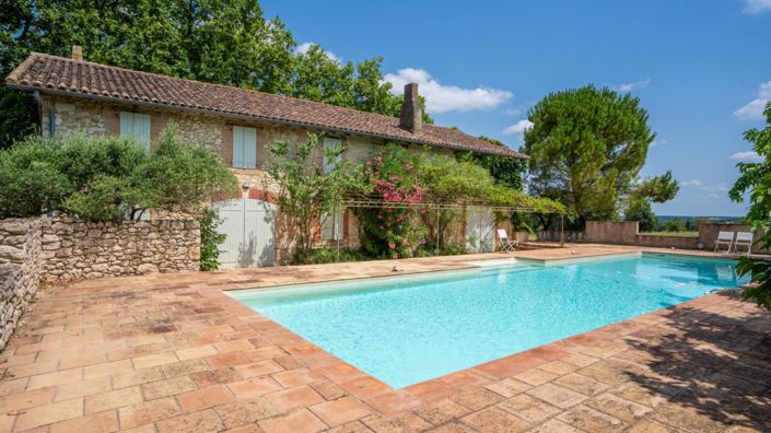 Image No.4-4 Bed Property for sale