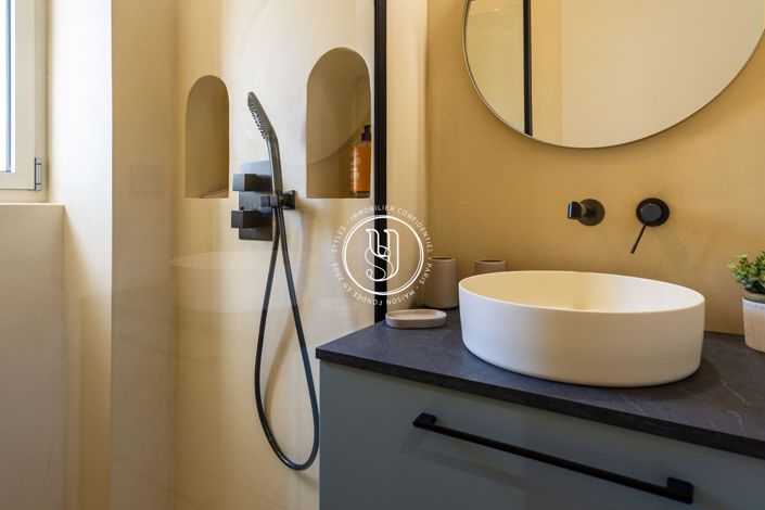 Image No.18-10 Bed House for sale