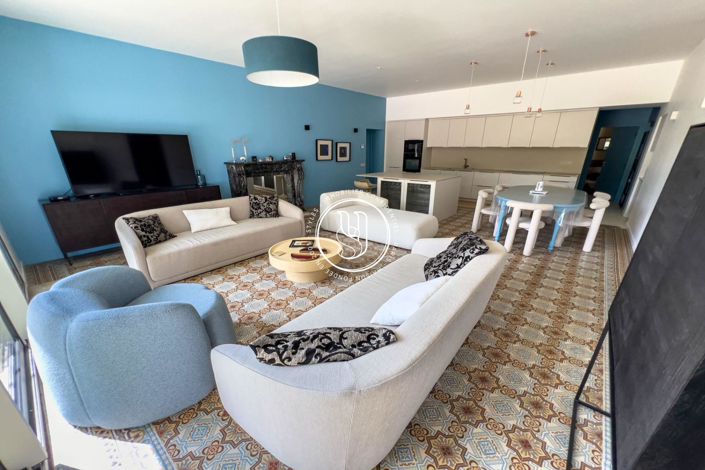 Image No.3-10 Bed House for sale