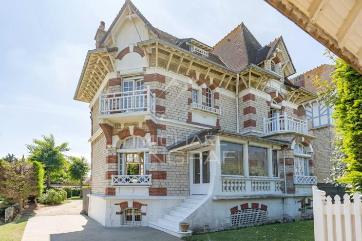 Image No.2-8 Bed House for sale