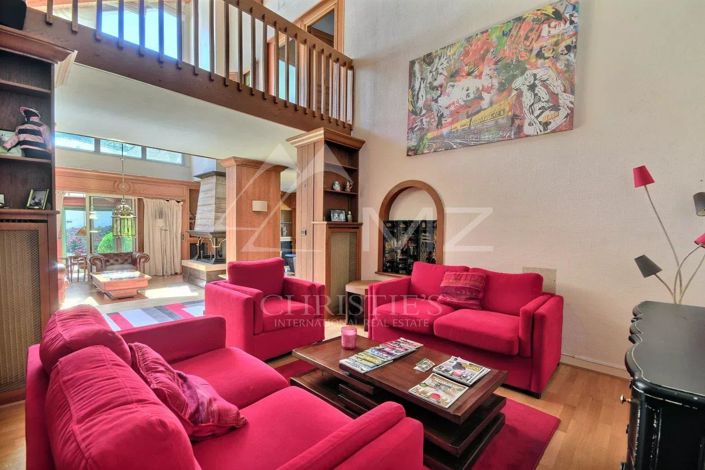 Image No.8-11 Bed House for sale