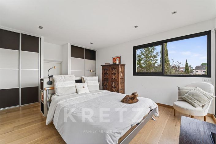 Image No.10-4 Bed House for sale