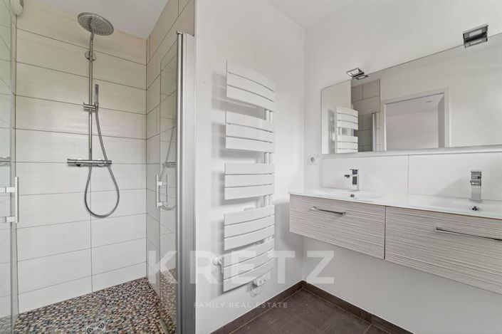 Image No.14-4 Bed House for sale