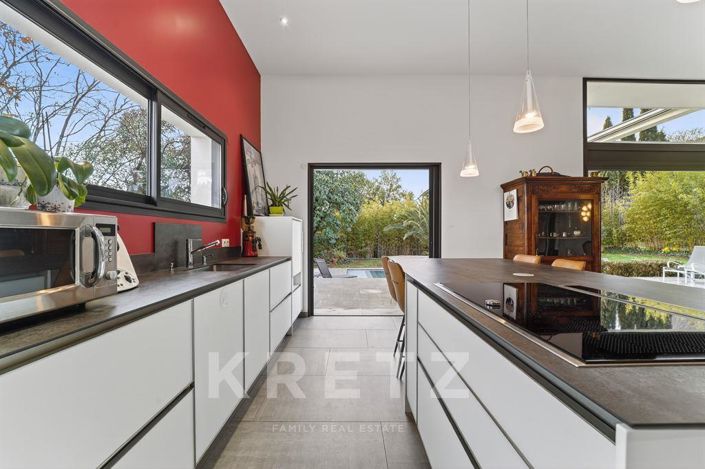 Image No.7-4 Bed House for sale