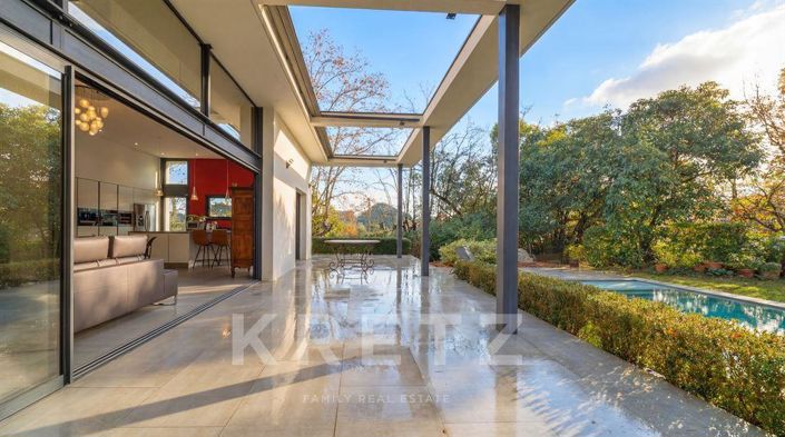 Image No.8-4 Bed House for sale